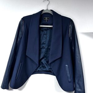 G BY GIULIANA NAVY BOLERO JACKET, FAUX LEATHER SLEEVES & TRIM, LIKE NEW! SIZE 0